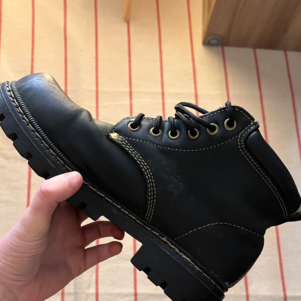 Roots Tuff Leather Ankle Lace Up Boots Made in Canada - Picture 3 of 4